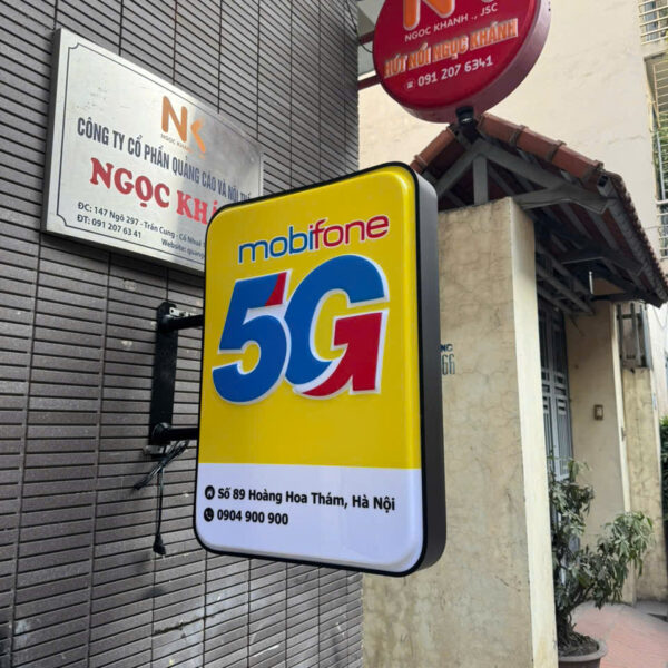 Biển vẫy vuông vàng Mobifone 5G do xưởng Ngọc Khánh sản xuất, chuẩn Pantone 116C
